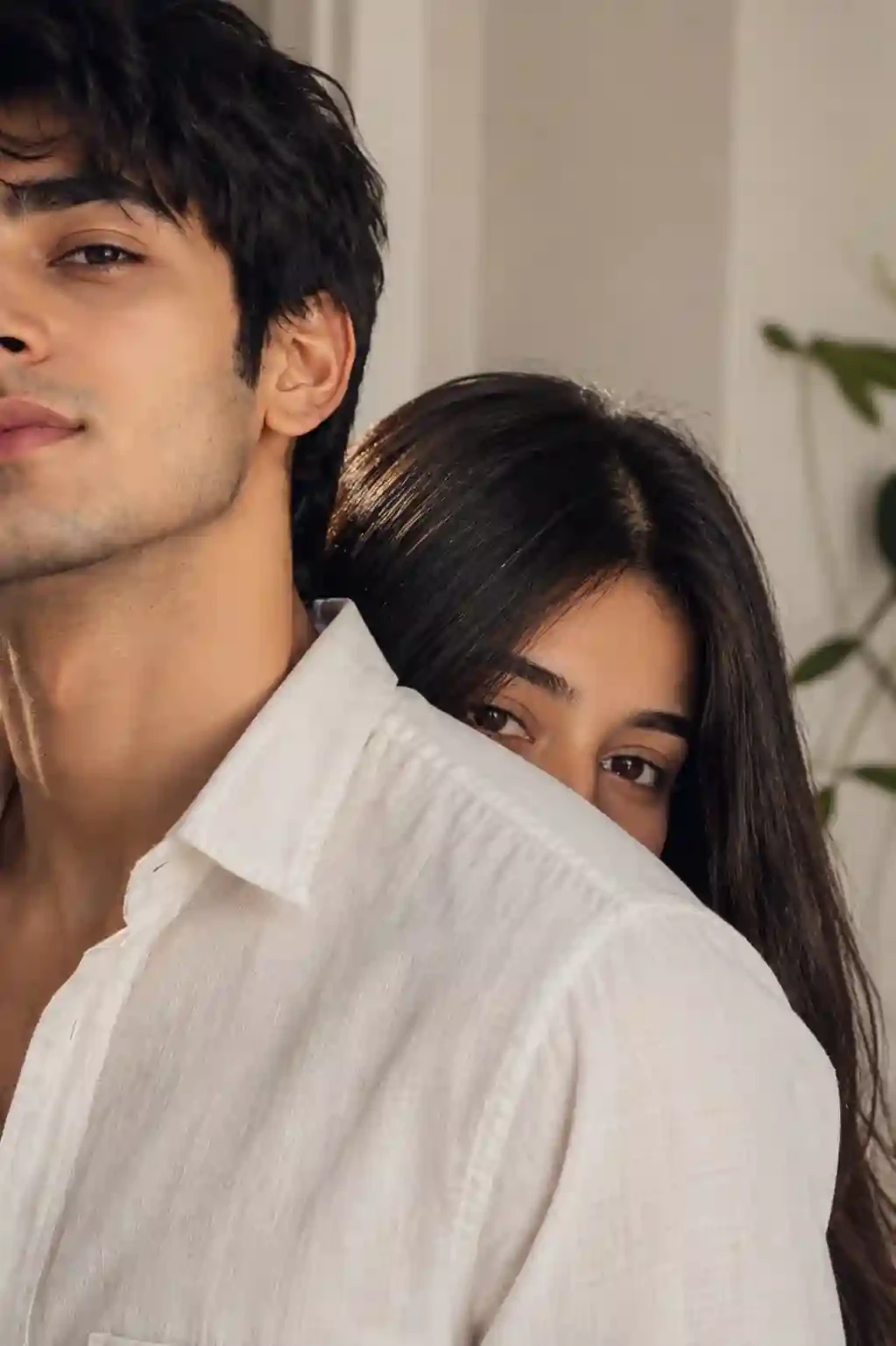 Girl behind boy shoulder lean white linen couple prompt for Gemini AI and ChatGPT